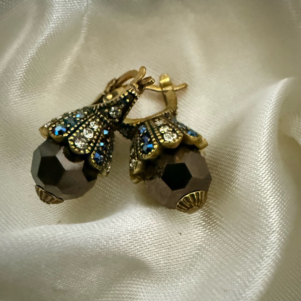 CN Singed Statement Dangle Earrings Pave Crystals ‎ Blue And Clear Gold Tone